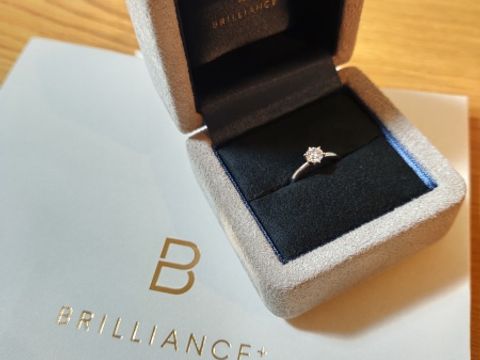 【BRILLIANCE+(ブリリアンスプラス)の口コミ】 まずダイヤモンドのみを購入して、ダイヤモンドでプロポーズをしました。…