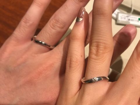 【ギンザタナカブライダル(GINZA TANAKA BRIDAL)の口コミ】 ダイヤは1粒だけですが、リングが太い点とまたウェブがかなりしっかりとか…