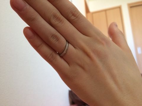 【アイプリモ(I-PRIMO)の口コミ】 結婚指輪はシンプルなデザインで形が綺麗なものにこだわりました。
婚約指…
