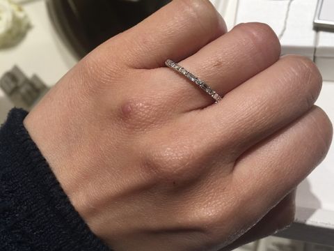 【ギンザタナカブライダル(GINZA TANAKA BRIDAL)の口コミ】 ハーフエタニティのリングを探していました。ダイヤモンドの一部がバケッ…