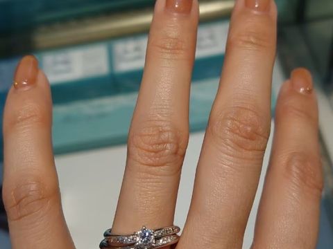 【LUCIE(ルシエ)の口コミ】 王道の一粒ダイヤとメレダイヤの婚約指輪とメレダイヤを敷き詰めた結婚指…
