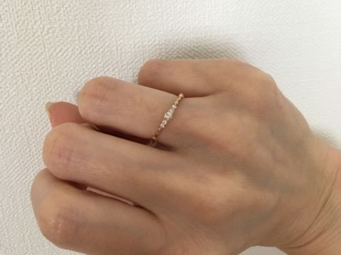 【agete(アガット)の口コミ】 持っているブレスレットや時計がピンクゴールドだったので、華奢なピンク…