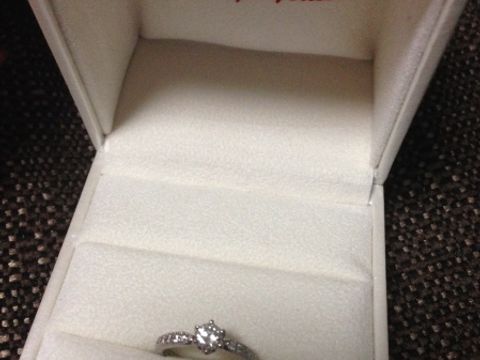 【アンジェリックフォセッテ(Angelique Fossette)の口コミ】 好みに近いデザインだったところです。結婚指輪はもともとから普段使いし…