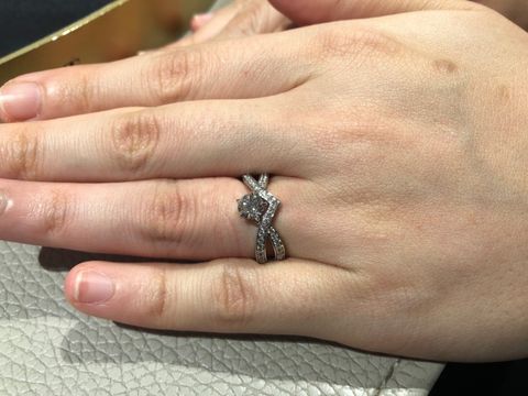 【ショーメ(CHAUMET)の口コミ】 ティアラをモチーフにしたジョセフィーヌシリーズの中でも比較的スタイリ…