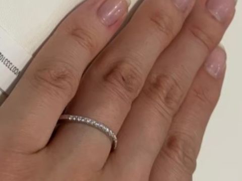 【AHKAH(アーカー)の口コミ】 主張しすぎない華奢なシルエットが可愛いかったです。でも個人的にはおし…