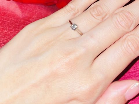 【カルティエ(Cartier)の口コミ】 憧れのブランドで婚約指輪といえばこのイメージだったので迷わず決めまし…