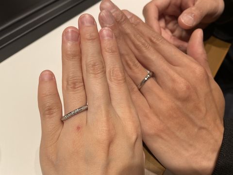 【ラザール ダイヤモンド(LAZARE DIAMOND)の口コミ】 アプローズは真ん中のダイヤが大きくて、他にはないエタニティーリングな…