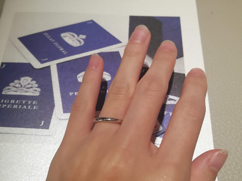 【ショーメ(CHAUMET)の口コミ】 ショーメのシンプルな石なしのマリッジリングです。
職業柄華美な指輪がだ…