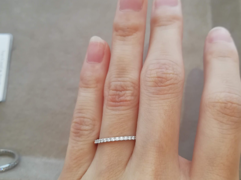 【ヴァン クリーフ＆アーペル(Van Cleef & Arpels)の口コミ】 フルエタニティかハーフエタニティでマリッジリングを探していました。ヴ…