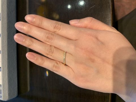 【ケイウノ ブライダル(K.UNO BRIDAL)の口コミ】 エタニティのような小さなダイヤにもグレードの高いものを使用しており、…