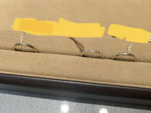 【ORECCHIO(オレッキオ)の口コミ】 シンプルなデザインが多いと思います。スクエアカットのダイヤは非常に洗…