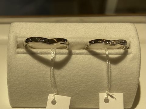 【STAR JEWELRY(スタージュエリー)の口コミ】 スタッフの方が希望を聞きとってくださり、この指輪を出してくれました。…
