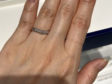 【MIKIMOTO(ミキモト)の口コミ】 比較的太さもあり、石もしっかりとあるため、存在感があります。歳を重ね…