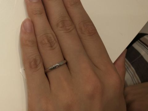 【4℃ BRIDAL(ヨンドシーブライダル)の口コミ】 指輪の決め手はデザインです。男性の指輪はシンプルなものが多く、決め手…