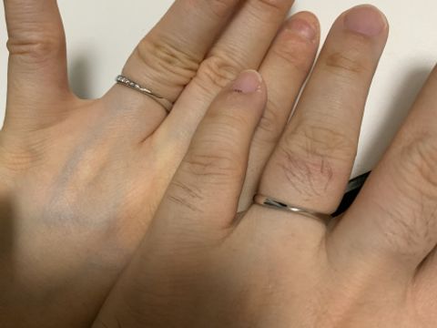 【銀座ダイヤモンドシライシの口コミ】 店員さんに、婚約指輪と重ね付けできるデザインのものをいくつか出して頂…