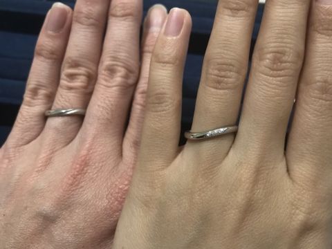 【4℃ BRIDAL(ヨンドシーブライダル)の口コミ】 ダイヤ付きはあまり興味がなかったのですが、一旦1枚目のダイヤ付きを着用…