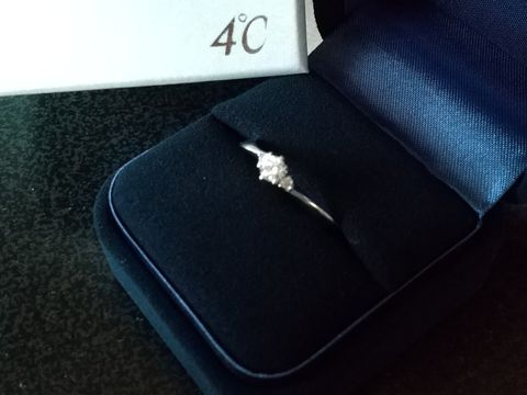 【4℃ BRIDAL(ヨンドシーブライダル)の口コミ】 担当の方と色々と相談しながら、自分たちの中で一番気に入った指輪にしま…