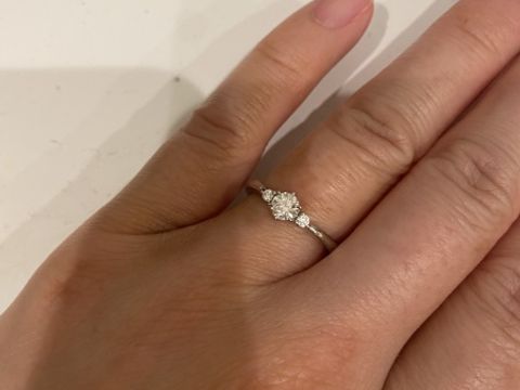 【アイプリモ(I-PRIMO)の口コミ】 結婚指輪も同時に考えていたのでセットリングでも可愛くつけられるものを…