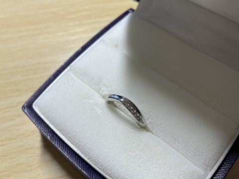 【俄(にわか)の口コミ】 婚約指輪を俄で購入しており、ダブルリングで着用したかったことから、結…