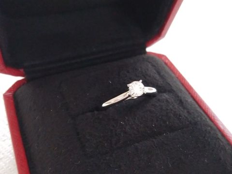 【カルティエ(Cartier)の口コミ】 プラチナ950のソリティアタイプのものをいただきました。決め手となったの…
