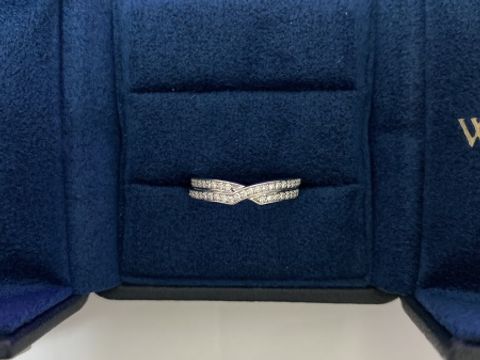 【ハリー・ウィンストン(Harry Winston)の口コミ】 存在感がありダイヤの輝きはどの角度からでもしっかり輝いてます。婚約指…