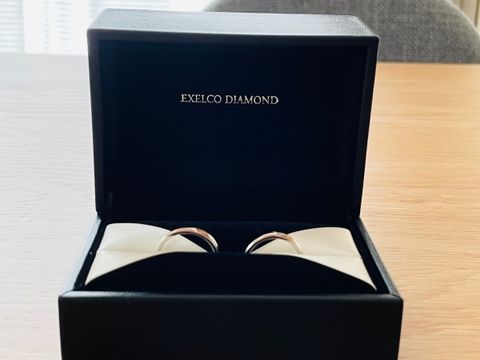 【エクセルコダイヤモンド(EXELCO DIAMOND)の口コミ】 事前に見ていたデザインのものでしたが、指通りの引っ掛かりのなさ、ダイ…