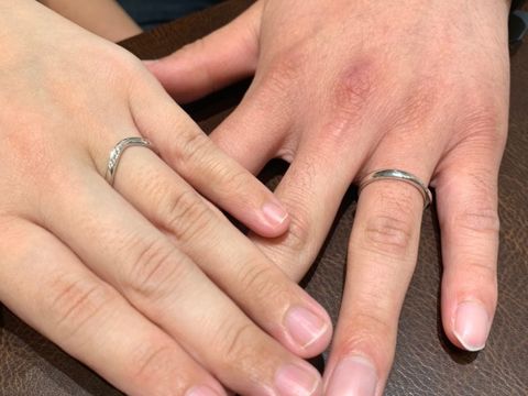 【TASAKI(タサキ)の口コミ】 プラチナ製のV字ラインです。
短い私の指でも、少しだけ綺麗に見えると思…