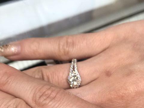 【宝寿堂(ほうじゅどう)の口コミ】 the婚約指輪のデザインが好きではなく、(結果的に一粒ダイヤに決めたが)あ…