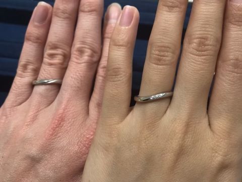 【4℃ BRIDAL(ヨンドシーブライダル)の口コミ】 指輪のデザイン。webでシンプルなデザインの結婚指輪を探していた。実際に…