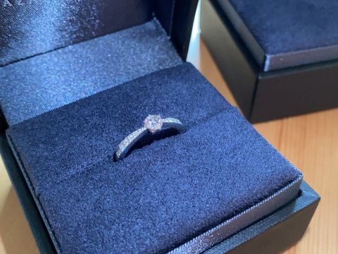 【ラザール ダイヤモンド(LAZARE DIAMOND)の口コミ】 とっても悩みましたが、自分らしさを大切にして、中心に向かって細くなっ…