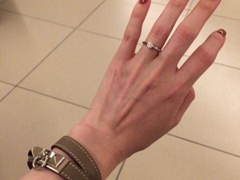 【カルティエ(Cartier)の口コミ】 ブランドとデザイン、石の大きさやランクなど彼と一緒に試着に行って決め…