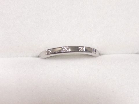 【宝寿堂(ほうじゅどう)の口コミ】 理想は沢山ありましたが、1番に婚約指輪を重ね付けをすること重要視してい…