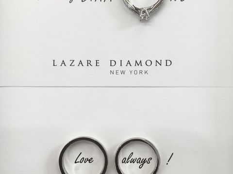 【ラザール ダイヤモンド(LAZARE DIAMOND)の口コミ】 石原さとみちゃんがドラマ撮影時に着用した婚約指輪です。センターダイヤ…