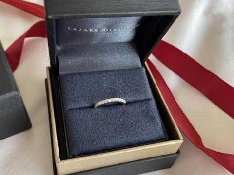 【ラザール ダイヤモンド(LAZARE DIAMOND)の口コミ】 婚約指輪は一石リングでは無く普段使いしやすいエタニティリングが欲しい…