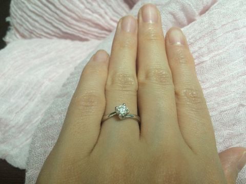 【DAMIANI(ダミアーニ)の口コミ】 THE婚約指輪！な感じの、立て爪一粒ダイヤが憧れでした。沢山のお店を回っ…