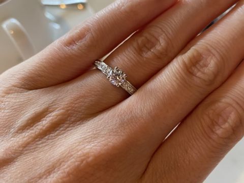 【ブルガリ(BVLGARI)の口コミ】 色んなお店を見に行き、迷いすぎてなにがいいのかわからなくなってきてい…