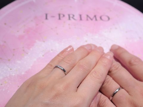 【アイプリモ(I-PRIMO)の口コミ】 指輪のデザインは大きさの異なるメレダイヤが5つ埋められていてキラキラ輝…
