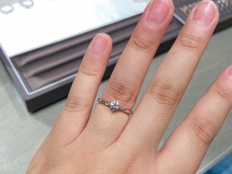 【アイプリモ(I-PRIMO)の口コミ】 デザインが本当に可愛いです！
シンプルですが少し華やかな感じもあって
…