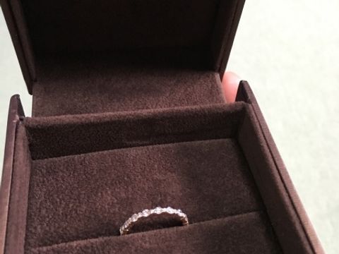 【一真堂の口コミ】 婚約指輪だけでつけるのはもちろん、結婚指輪と重ねづけできたらいいなー…