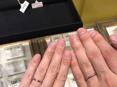 【ケイウノ ブライダル(K.UNO BRIDAL)の口コミ】 このデザインでダイヤを１つにするや、太さを何ミリにするなど、思い通り…
