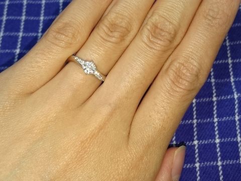 【銀座ダイヤモンドシライシの口コミ】 やはり、試着したときのフィット感です。
流れるような波打つ感じがとても…