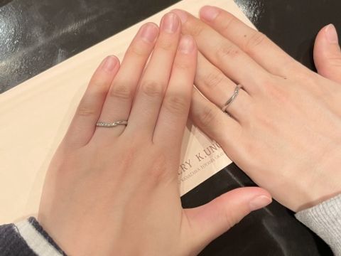 【ケイウノ ブライダル(K.UNO BRIDAL)の口コミ】 メレ入りのデザインのものを探していました。何点か試着した中でバチャマ…