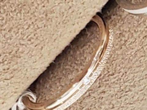 【Sainte Pure(セントピュール)の口コミ】 ピンクゴールドがとっても華やかで、さらに2種類から選べるデザインのうち…