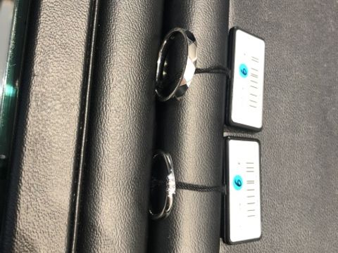 【ラザール ダイヤモンド(LAZARE DIAMOND)の口コミ】 指輪の真ん中にダイヤがあり、なめらかで柔らかい感じのデザインをしてい…