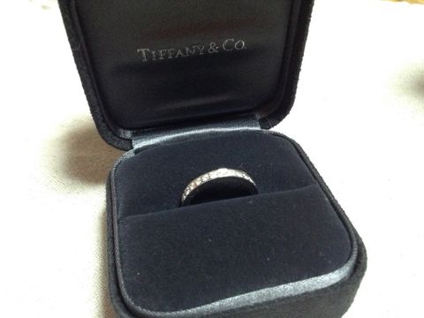 【ティファニー(Tiffany & Co.)の口コミ】 婚約指輪は良いものをと思い、最初から定番のティファニー一択でした。デ…