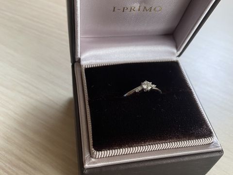 【アイプリモ(I-PRIMO)の口コミ】 センターに置くダイヤを選べたことです。買うはずのなかった私たちでした…