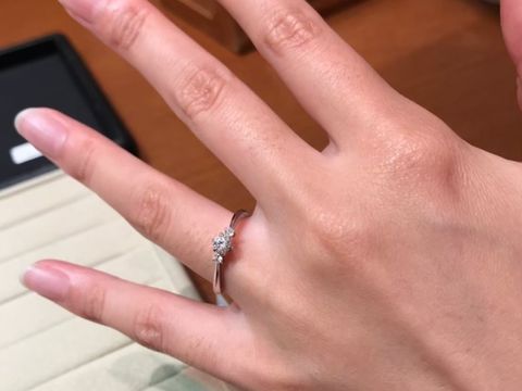 【TRECENTI(トレセンテ)の口コミ】 上品でかわいらしいデザインでした。リングの内側部分に丸みを持たせる「…