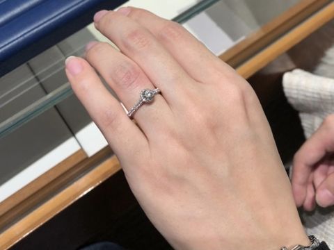 【銀座ダイヤモンドシライシの口コミ】 プロポーズリングをプレゼントしていただいたので、デザインは自分で好き…