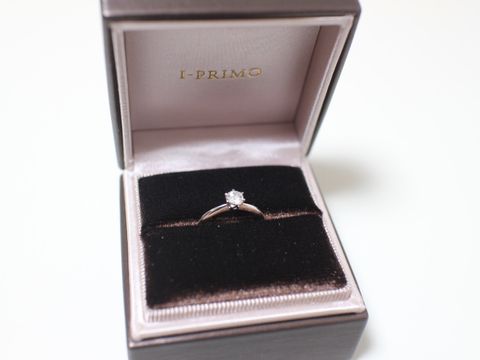 【アイプリモ(I-PRIMO)の口コミ】 デザインは、ひとつのダイヤモンドが綺麗に大きく輝いて見える形にしまし…