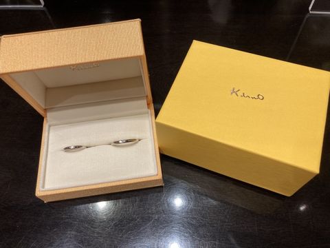 【ケイウノ ブライダル(K.UNO BRIDAL)の口コミ】 二つの指輪を重ねると、2枚の葉っぱが合わさって双葉のようになります。ま…